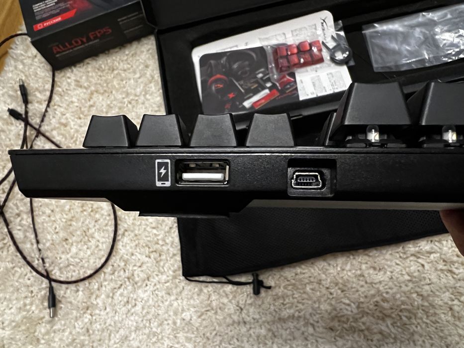 Клавіатура HyperX Alloy FPS (Cherry MX Blue)