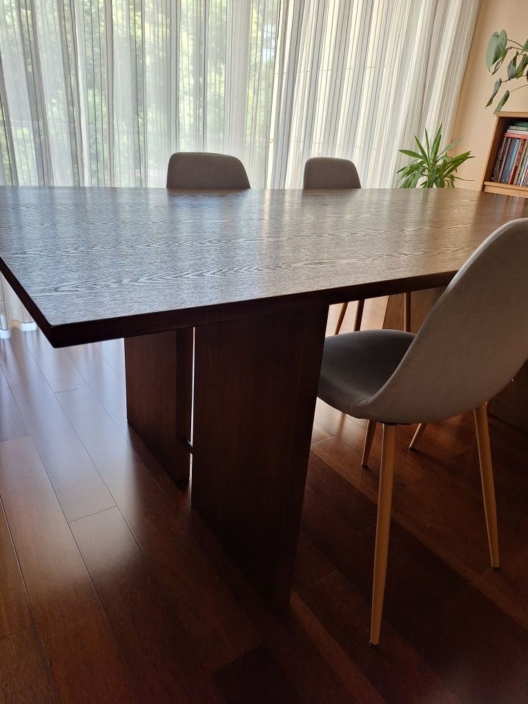 Conjunto mesa de sala de jantar e 6 cadeiras