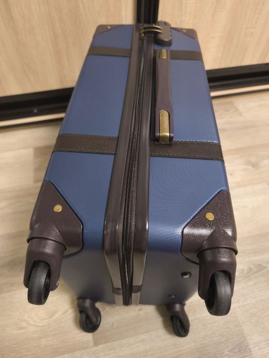 Чемодан на колесах, чемодан для путишествий, Валіза на колесах