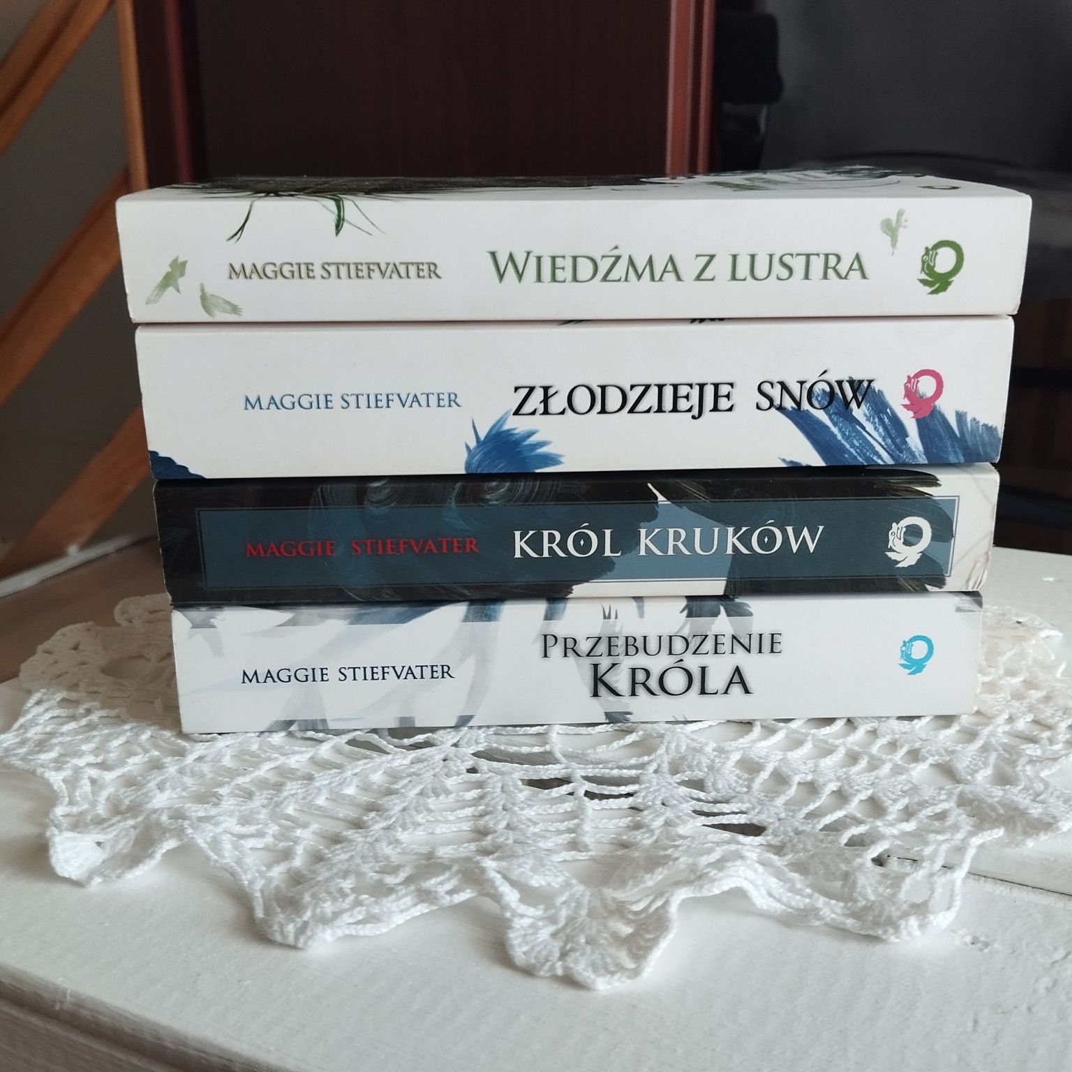 Król kruków Maggie Stiefvater tomy 1-4