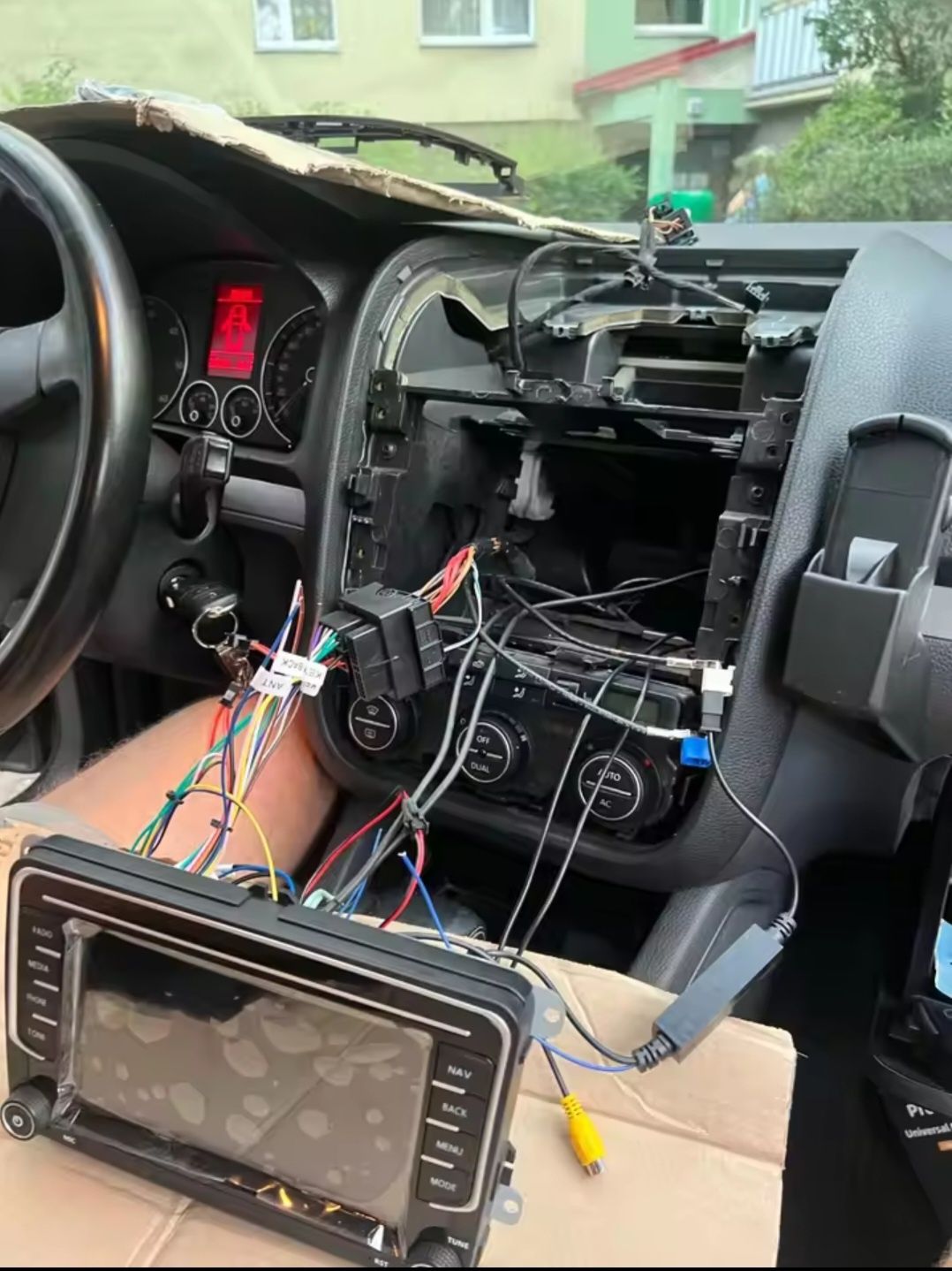 Установка магнитолы android, камеры заднего вида на volkswagen audi s