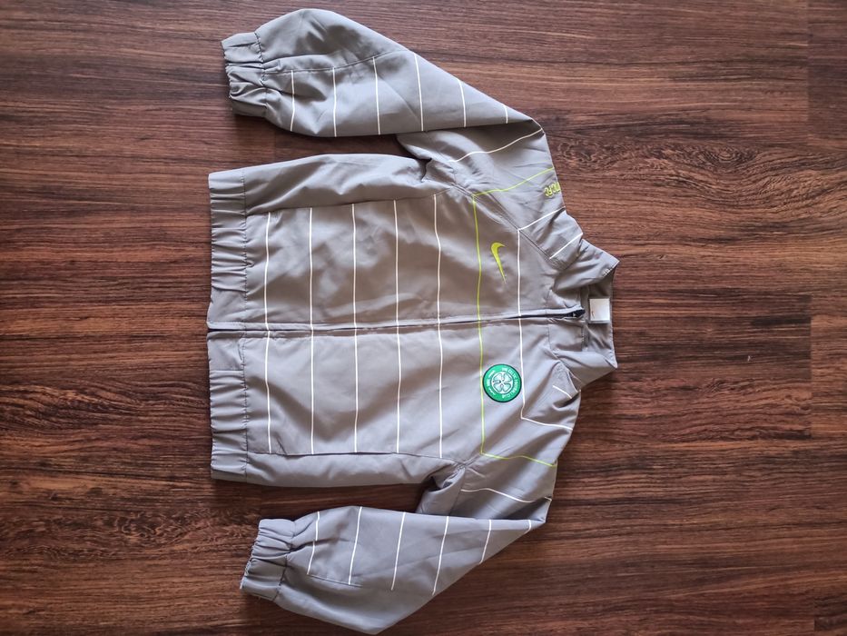 Kurtka chłopięca Nike 116 122 cm 6-7 lat jak Nowa