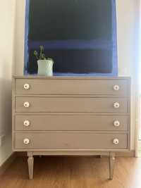 Comoda vintage restaurada / chest of drawers