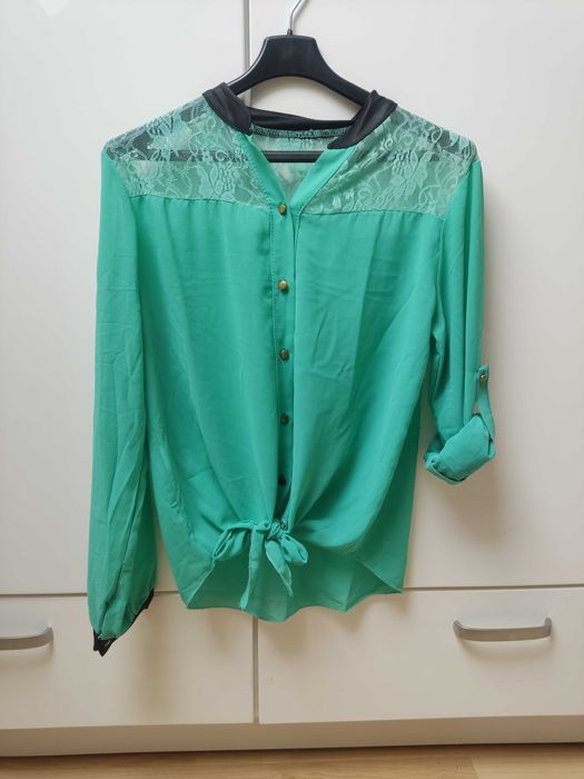 zielona koszula z koronką i czarnymi wykończeniami S/M