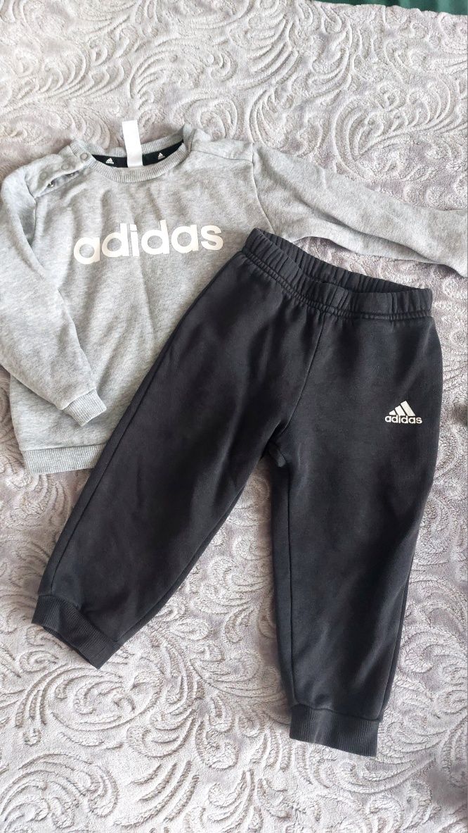 Спортивний костюм Adidas на флісі (12–18 міс.)