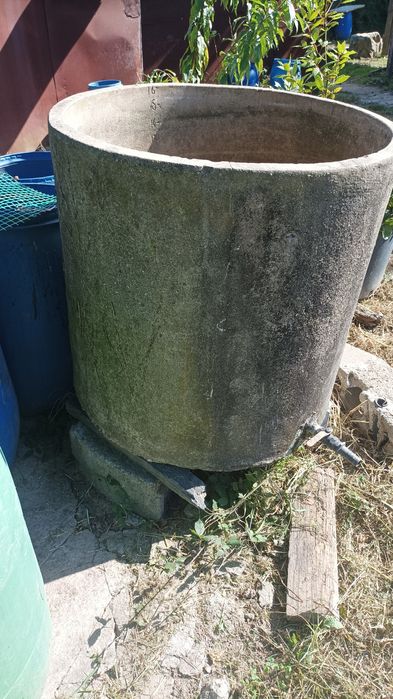 Tanque em cimento com capacidade de 1600 L no