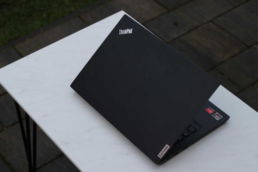 Lenovo Thinkpad E14 gen4 24GB RAM 256GB SSD AMD R3 5425U
