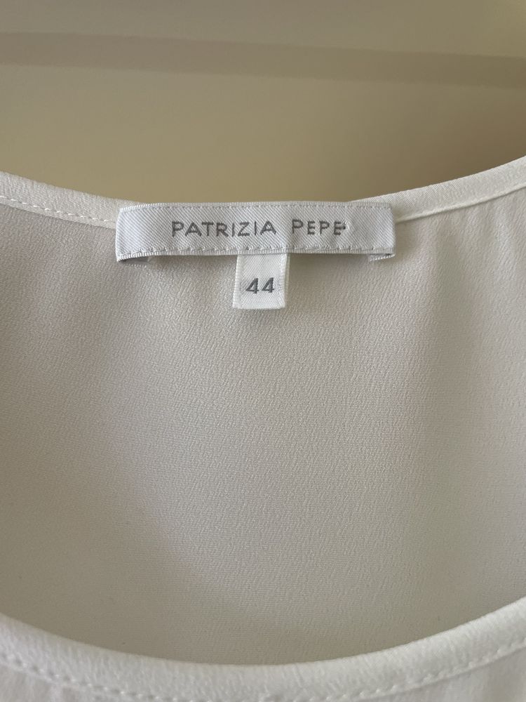Markowy biały  top z haftowanym napisem Patrizia Pepe