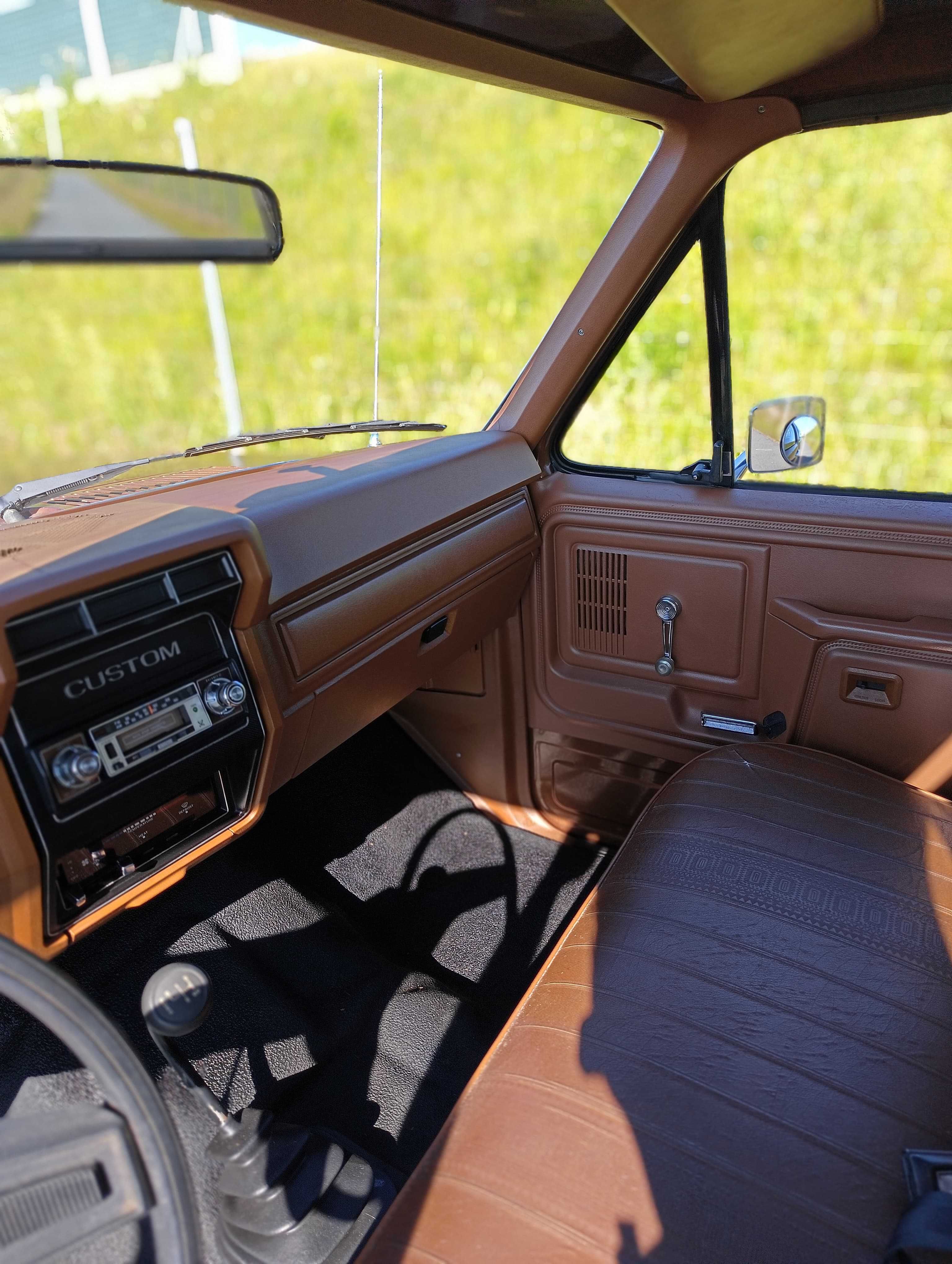 Ford F-150 rok 1980 Silnik-5.0. ZABYTEK