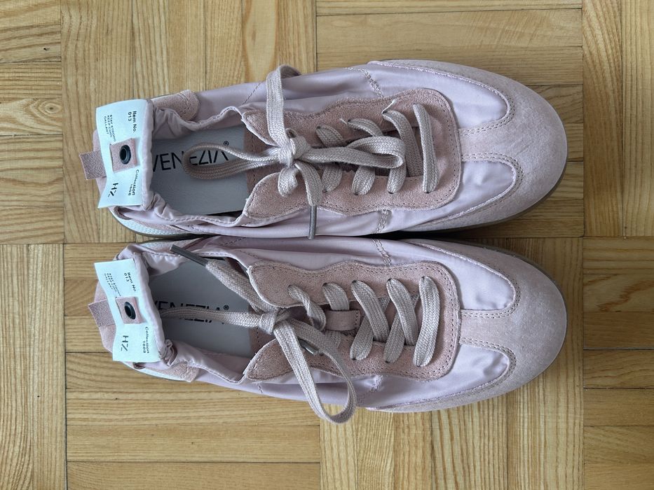 Bladoróżowe buty Venezia