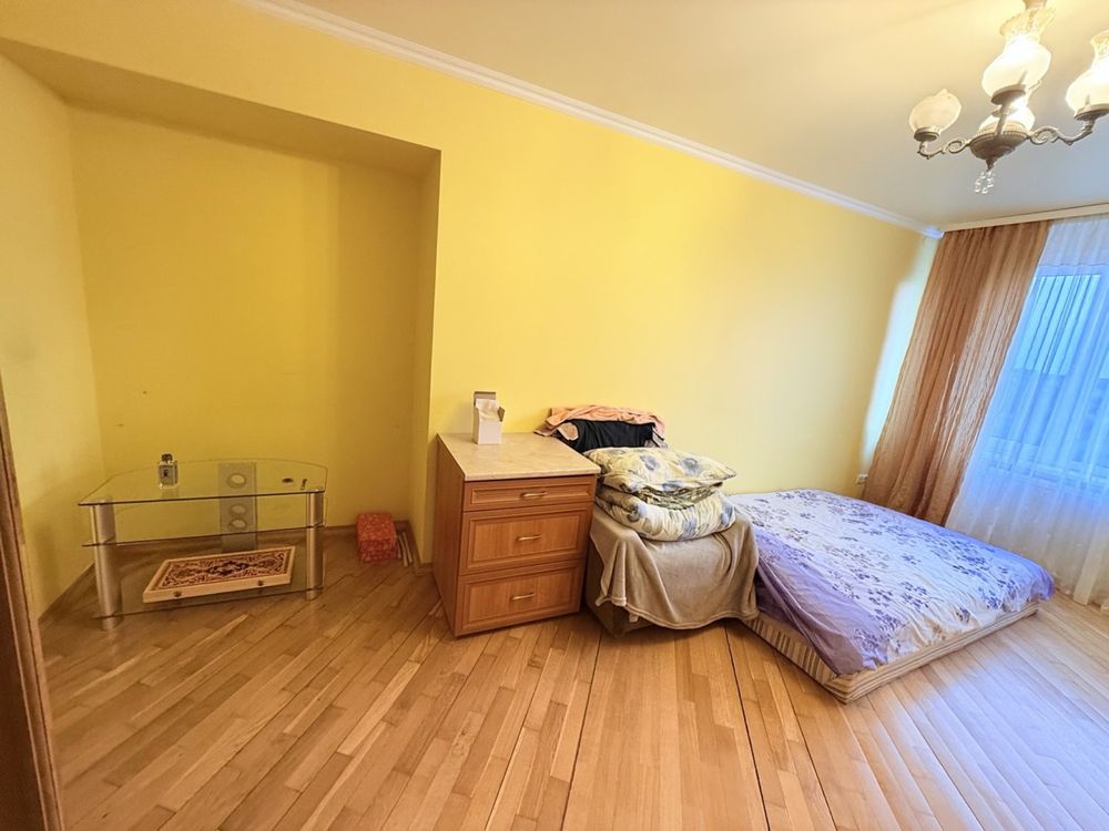 Продаж 3 кім квартири по вул. Лазаренка (80 м. кв.)