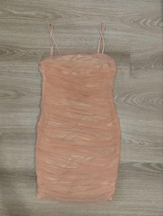 Святкова жіноча сукня