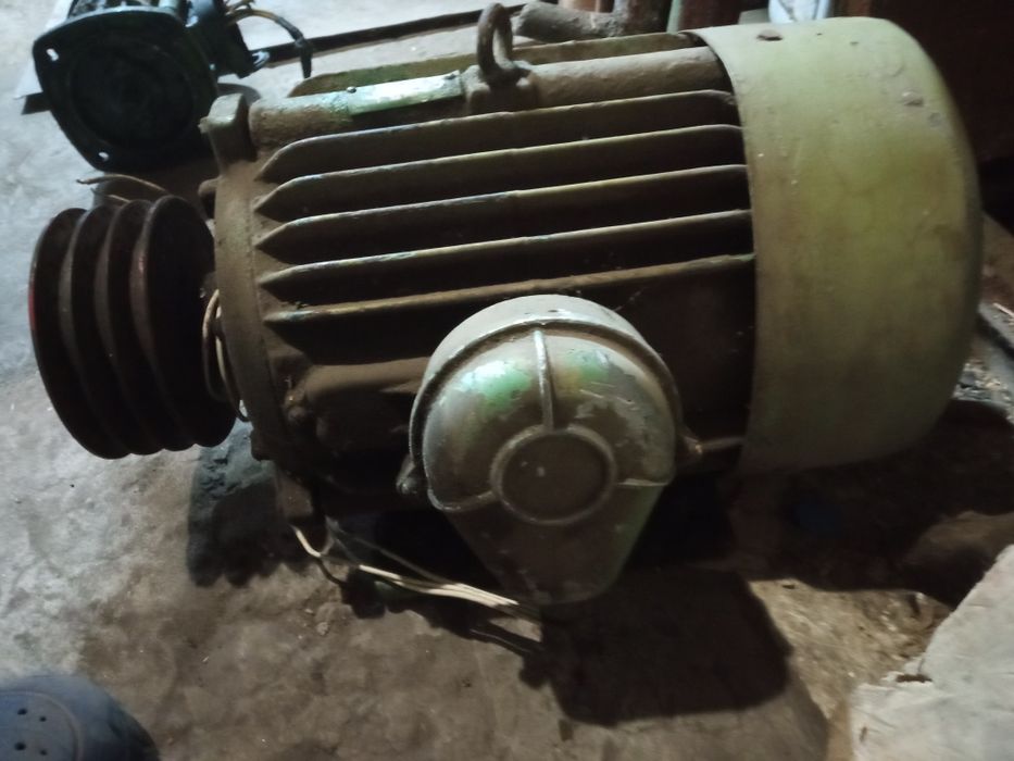 Продам електродвигун 5.5 кw 1420 об/хв
