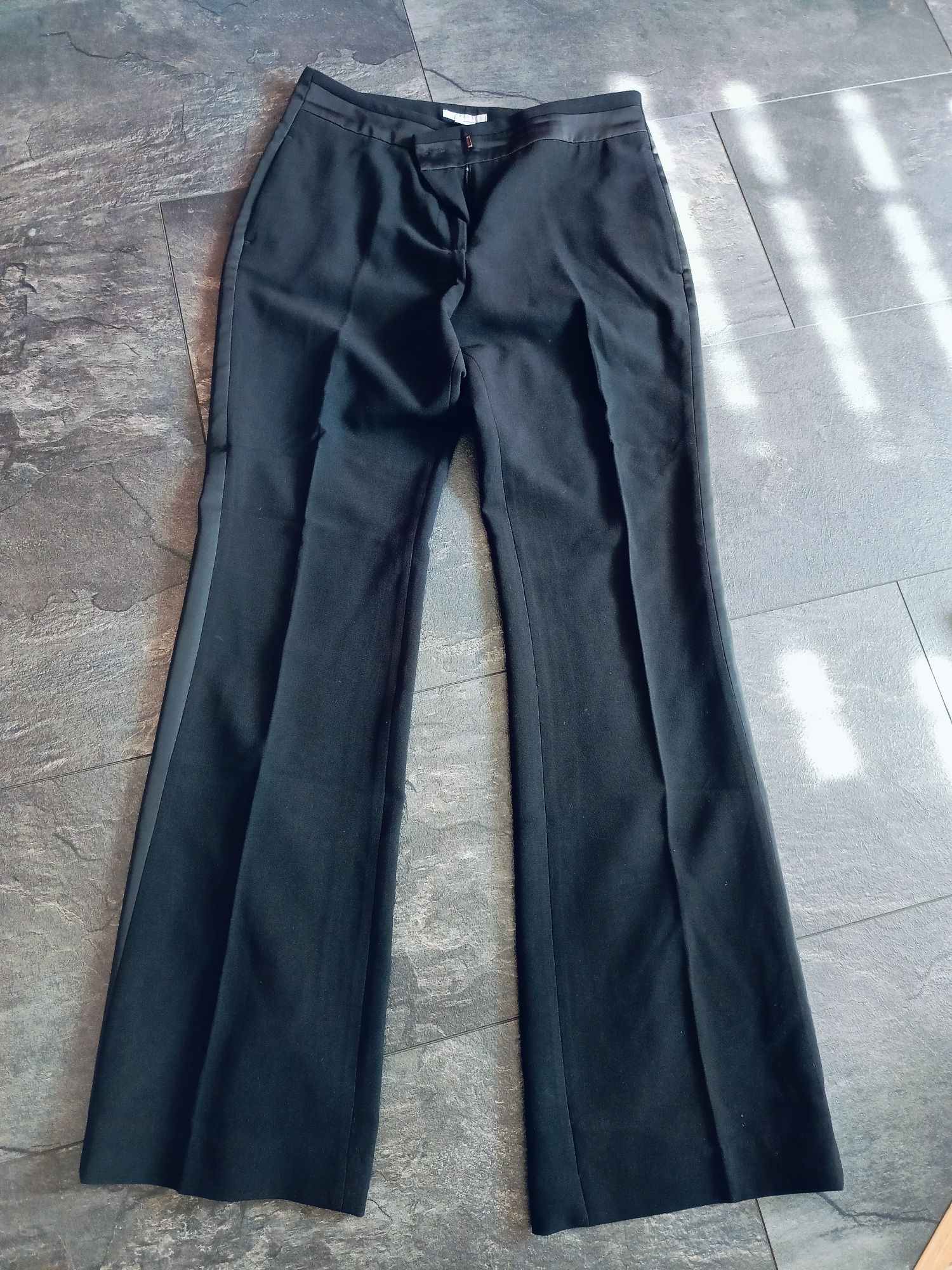 Czarne eleganckie spodnie z lampasami szerokie M