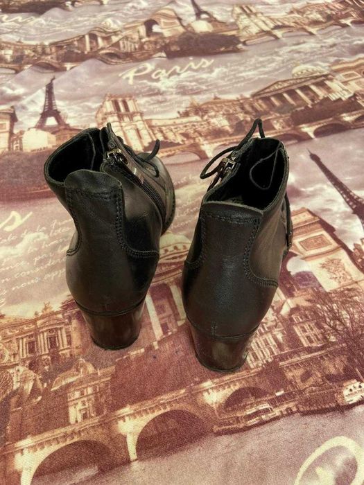 Черевики жіночі. Шкіряні. 39 розмір. Сезон весна-осінь. Каблук 6 см.