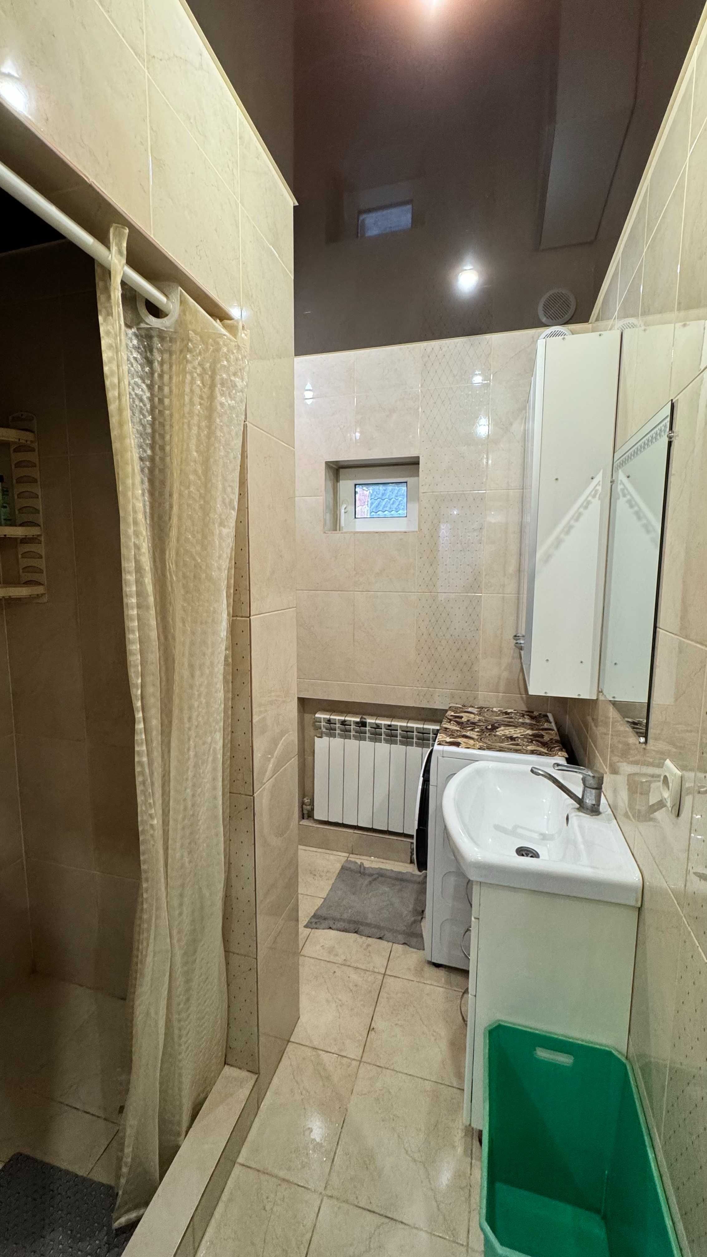 Продам часть дома 109 кув.м, есть второй этаж.