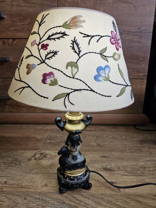 Lampka nocna stołowa