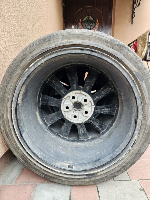 Диски з шинами до автомобіля Тесла R 20. Оригінал.