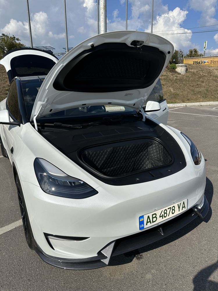 Tesla Y 2023 Long Range Dual Motor AWD
