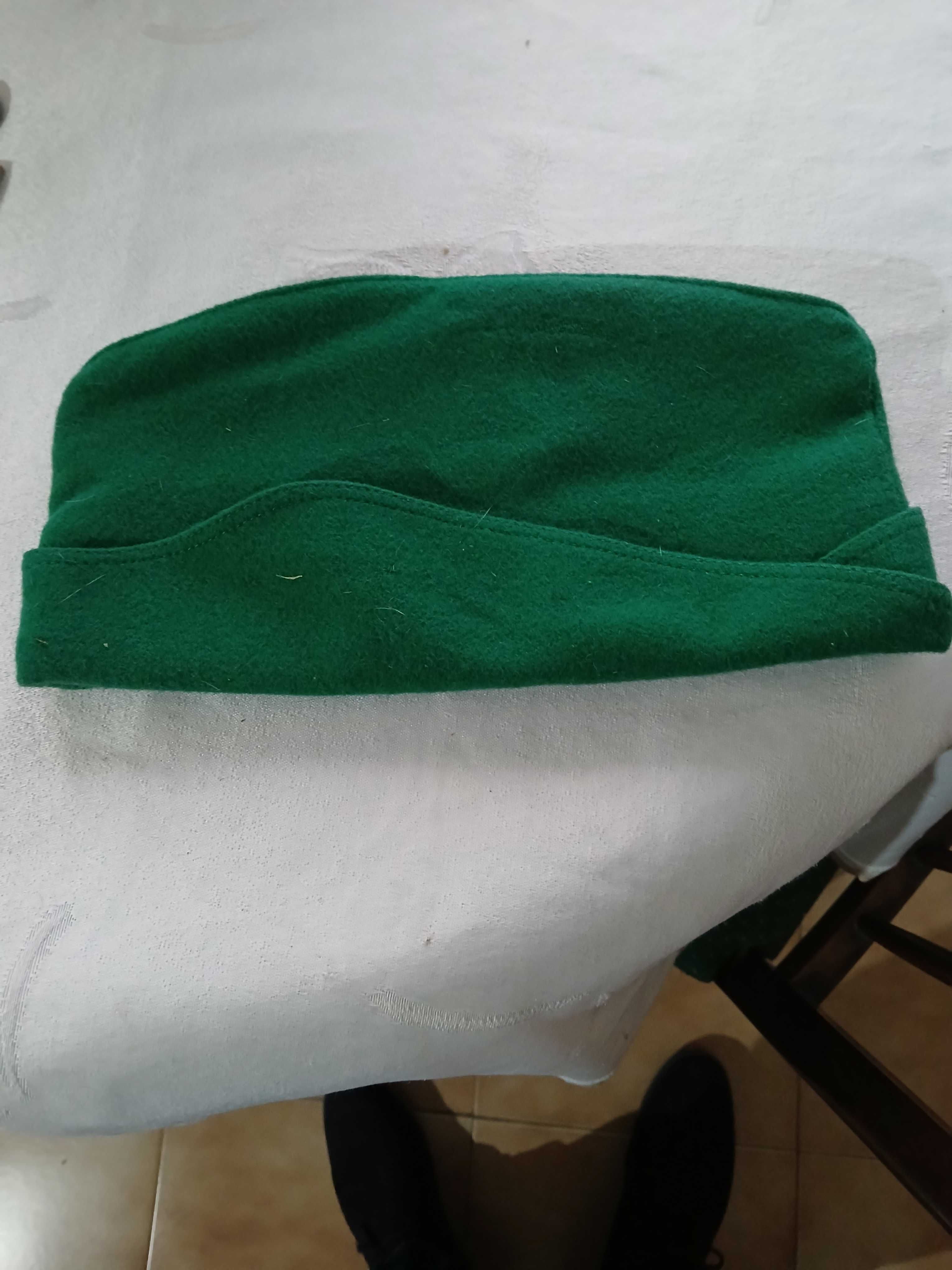 MILITAR-chapéu militar d tempo do ultramar +bivaque  legião portuguesa