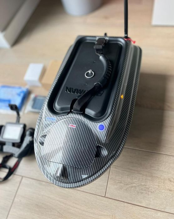 Nowa łódka zanętowa Boatman Actor pro plus GPS echo