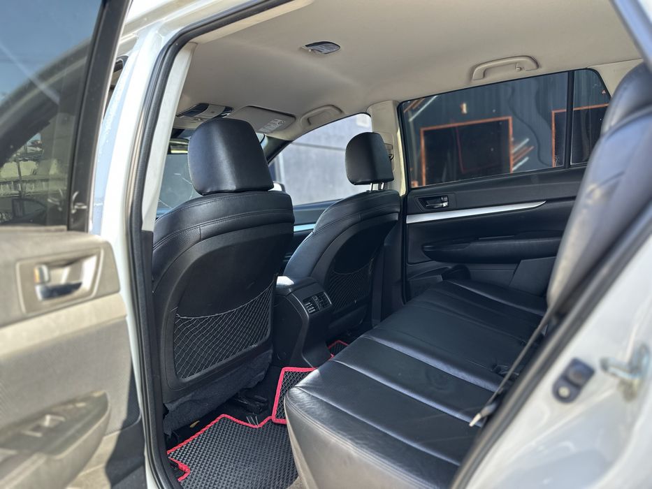 Subaru Legacy топова комплектація