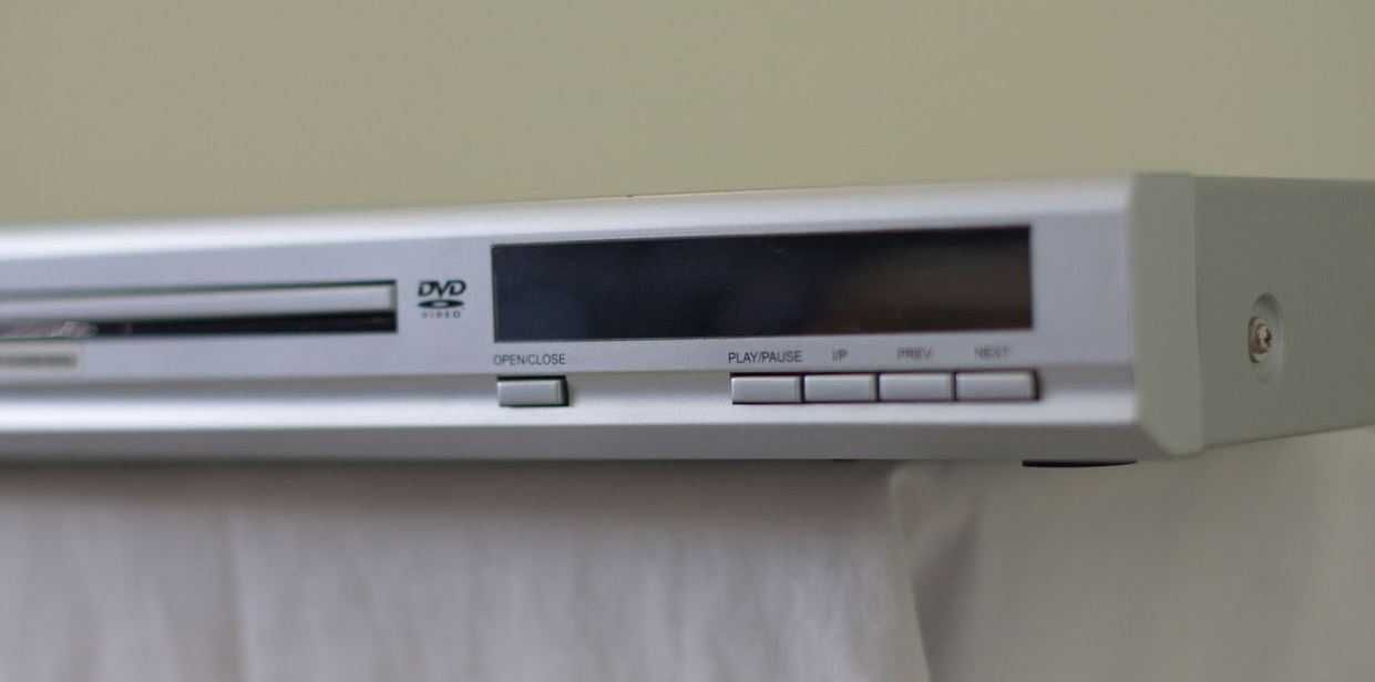 Xoro HSD 400 Pro видеоплеер дисков.
