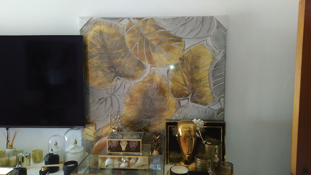 NOVO: 2 telas em branco e dourado com relevo 1mt x 1mt 150€ cada