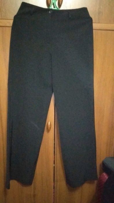 Женские штаны ,джинсы и капри в ассортименте.Распродажа.