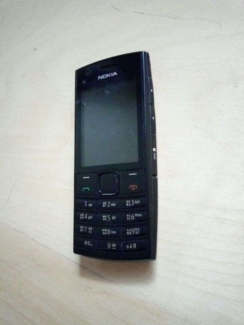 телефон Nokia на запчасти.