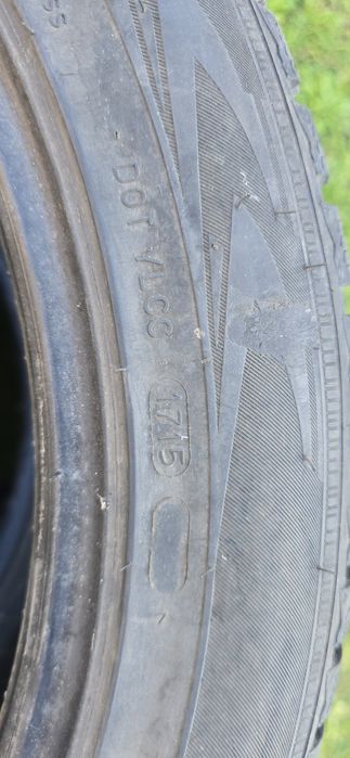 Stare opony zimowe Nokian WR D4 245/45 r18