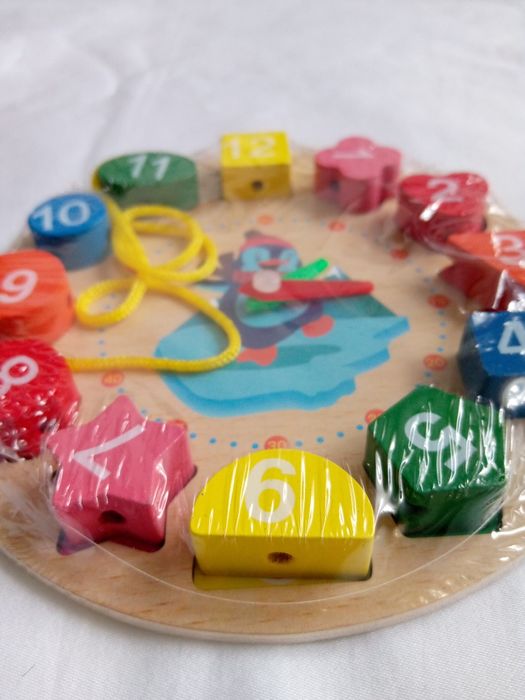 Сортер шнурівка годинник розвиваюча дерев'яна іграшка