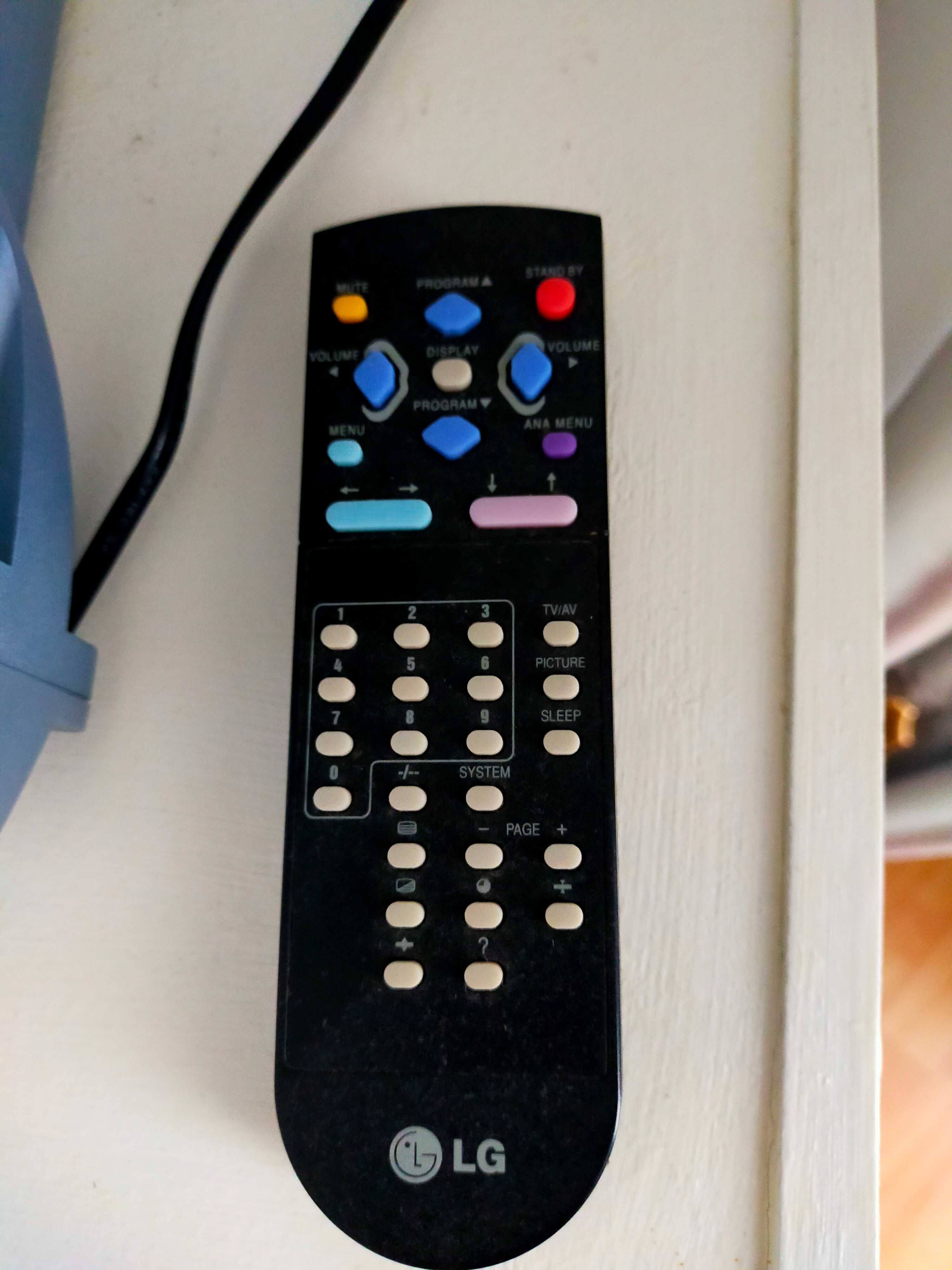 TV, pequeno, boa imagem, com  comando.