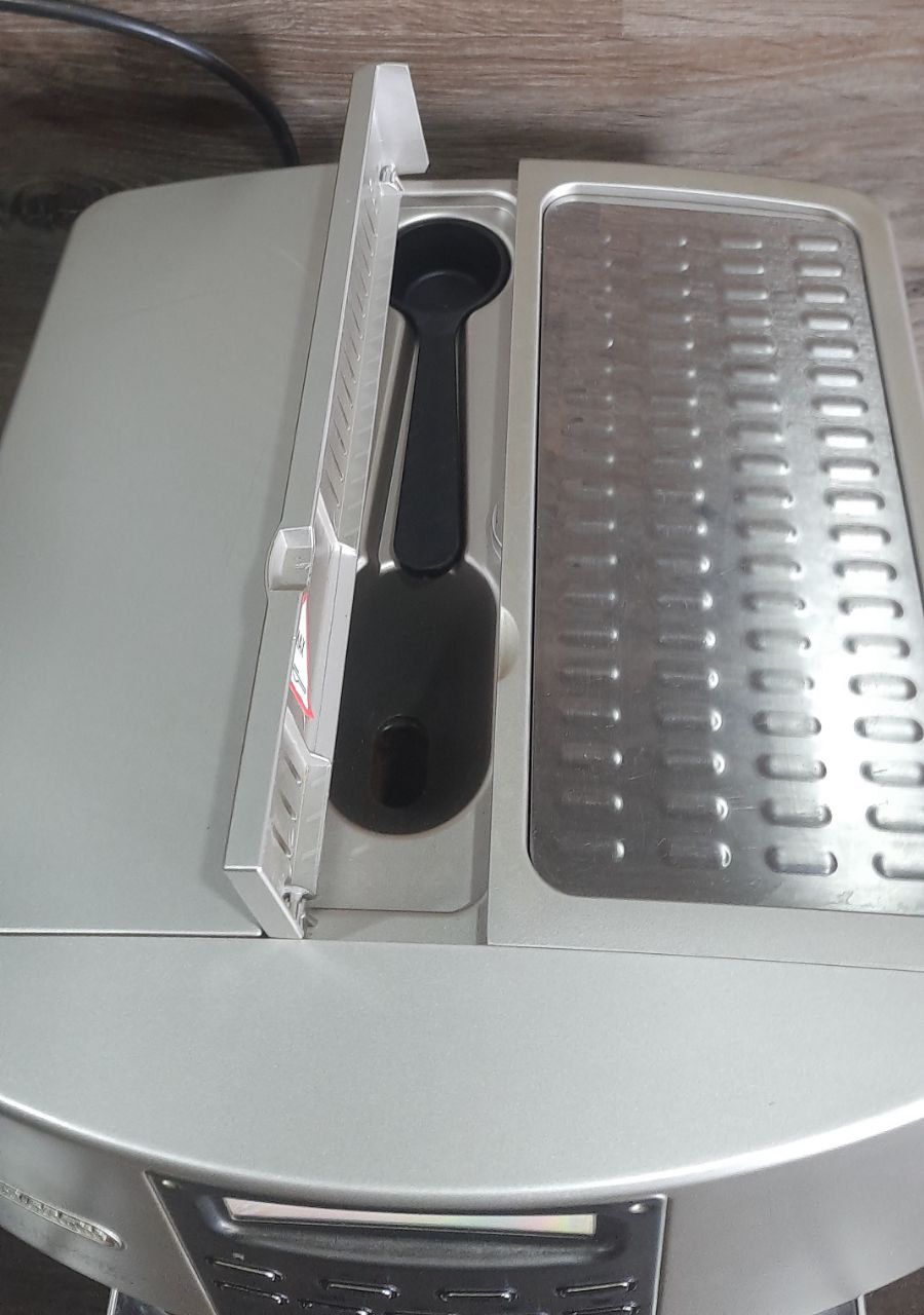 Кавомашина DeLonghi Magnifica Automatic cappuccino