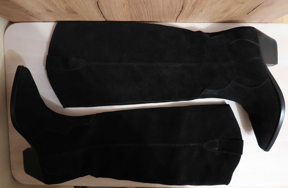 Чоботи замшеві в ковбойському стилі