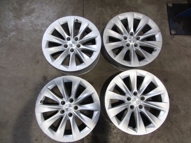 Felgi aluminiowe tesla 5x120 et40 8x19j