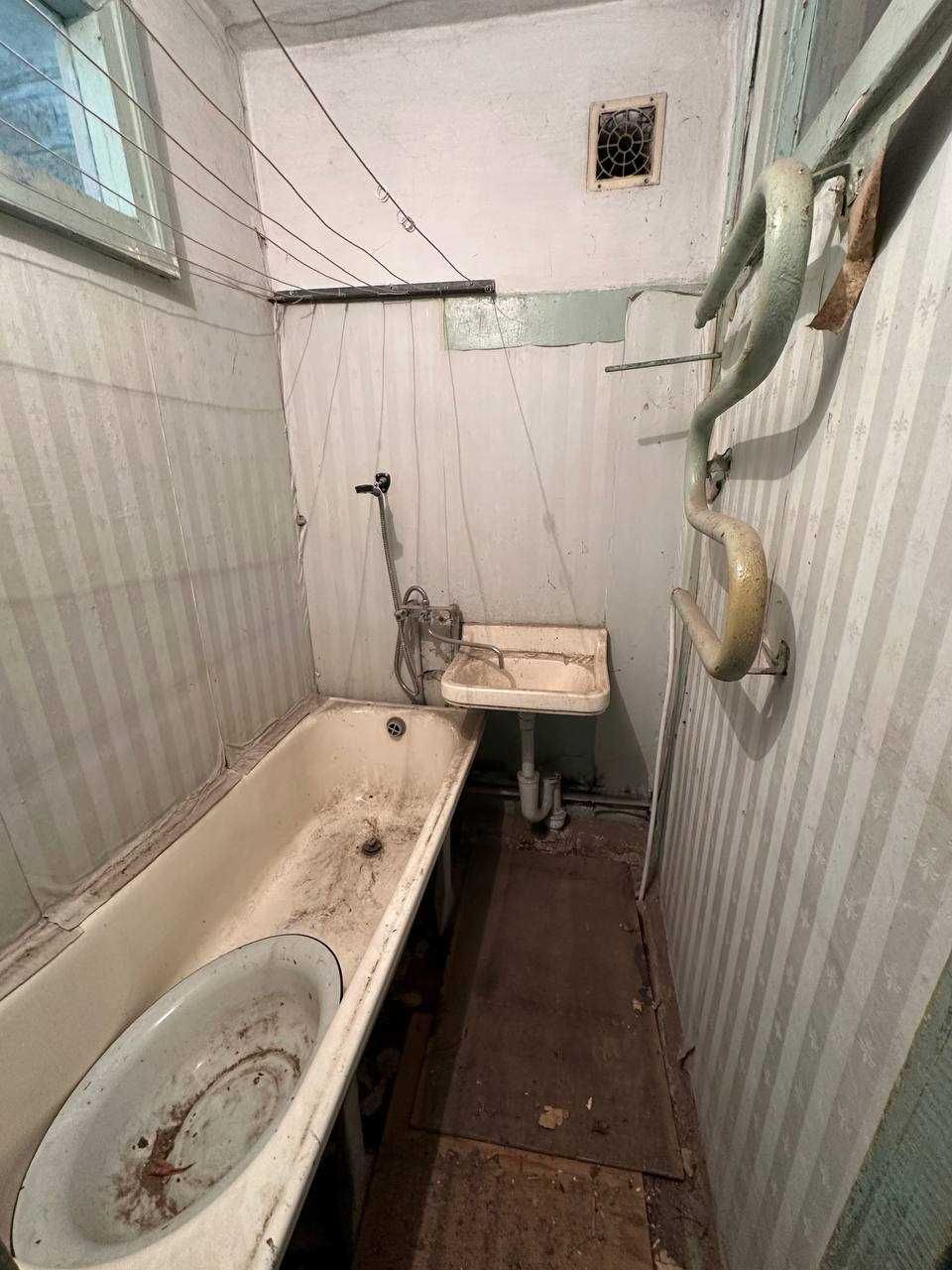 Продам 2к квартиру 41 м2 в г. Самар під ремонт