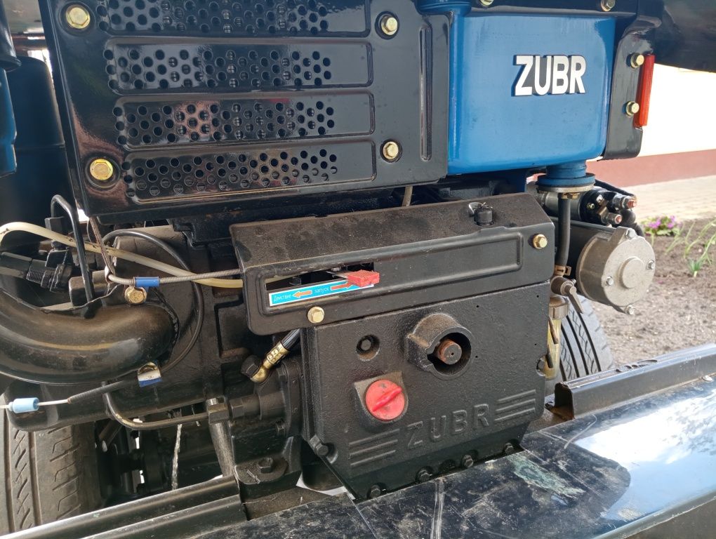 Саморобний трактор 4х4 ZUBR R195