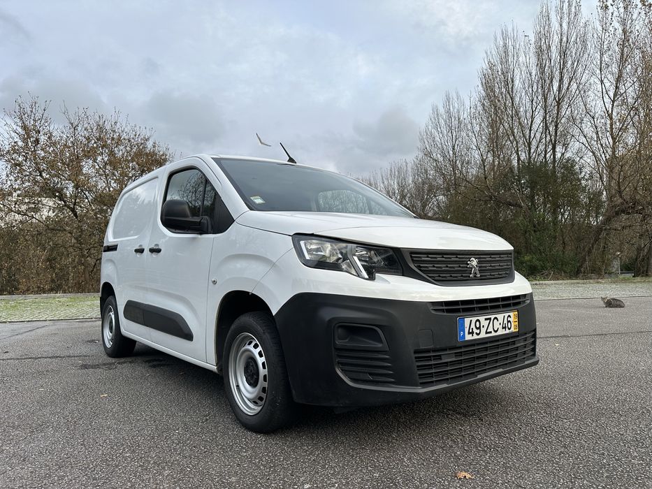 Peugeot Partner 1.6cc – 3 Lugares – IVA Dedutível