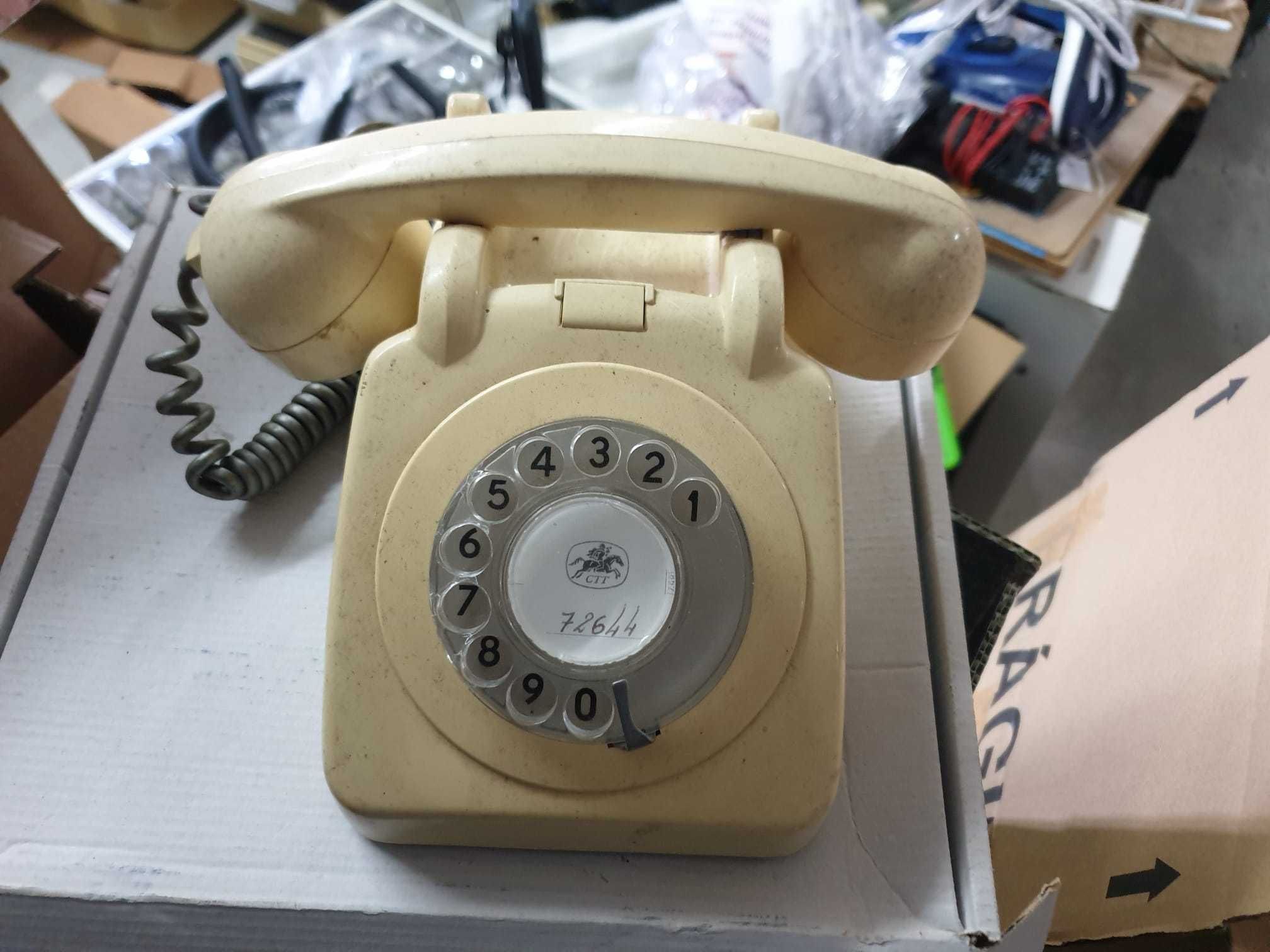 Telefones antigos de disco