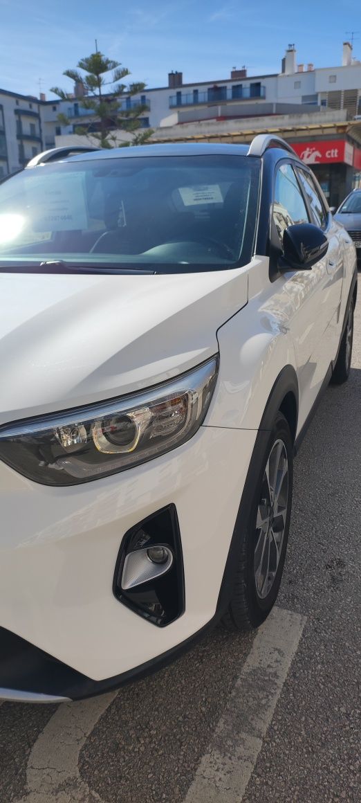 Kia Stonic automático turbo SUV impecável