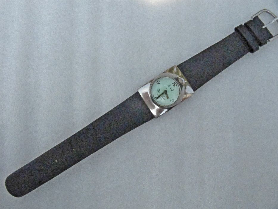 Часы D&J в коллекцию, новые, кварцевые, механизм TMI Япония