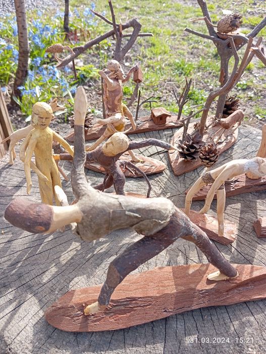 Статуэтки из дерева