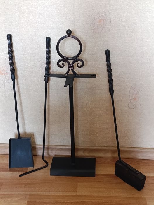 Камінний набір, прилади для каміна грубки та барбекю