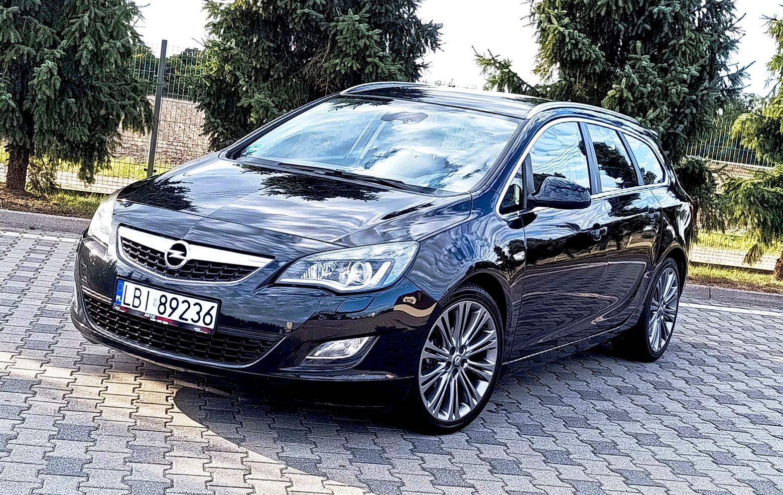 Opel Astra Sporttourer 1.4T 140PS 2012 Xenon LED Navi skóra Oryginał