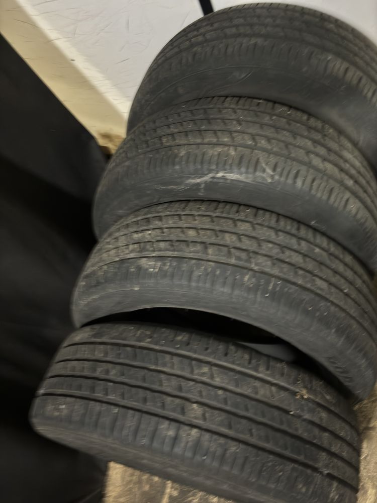 Продам літні шини гуму резину Roadstone RU5 235/60r18 в гарному стані