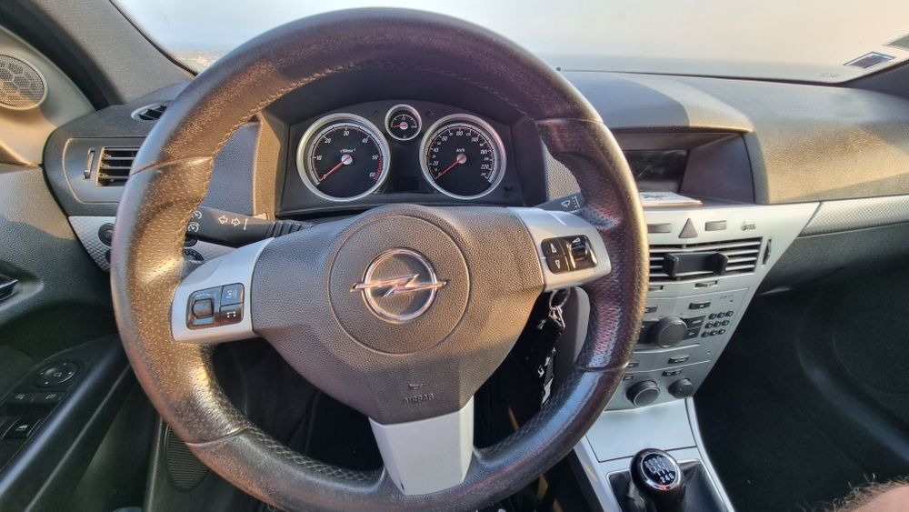 Opel Astra H GTC