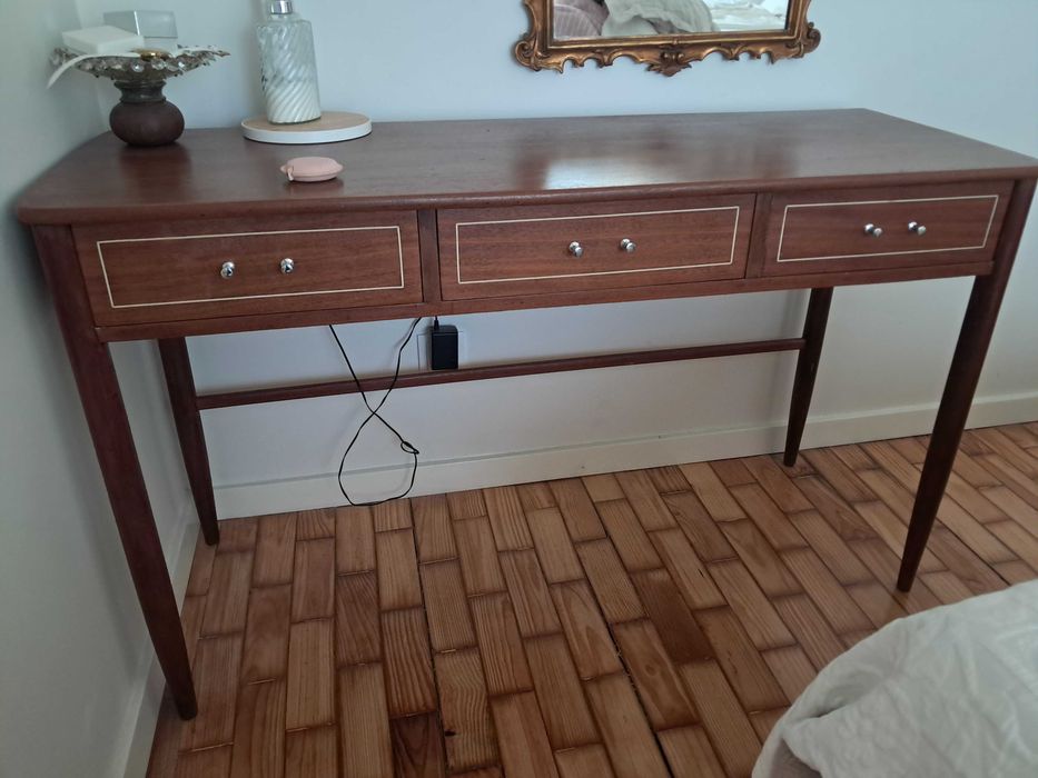 Penteadeira / aparador vintage recuperada