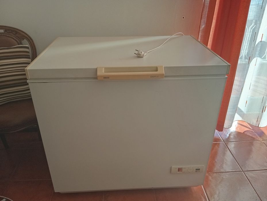 Arca Frigorífica Zanussi em Bom Estado