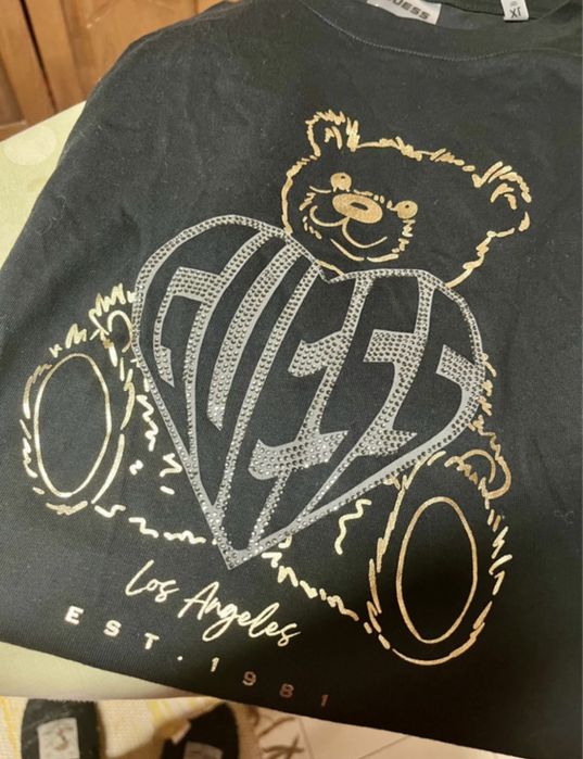 Tshirt Guess xl preta com ursinho prateado e douradoi